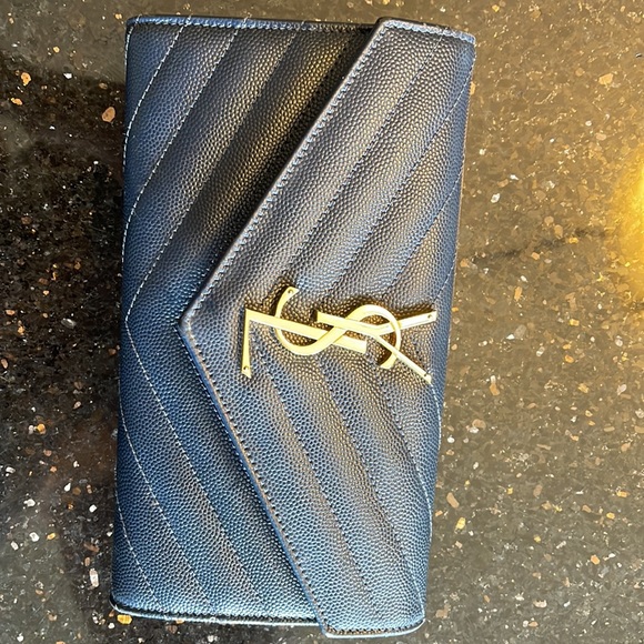 Saint Laurent Matelasse large flap wallet - Picture 2 of 10